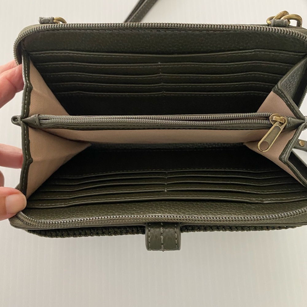 The Sak 'Iris' Smartphone Wallet Wristlet Crossbody, Olive Green Zip Around - Picture 4 of 7